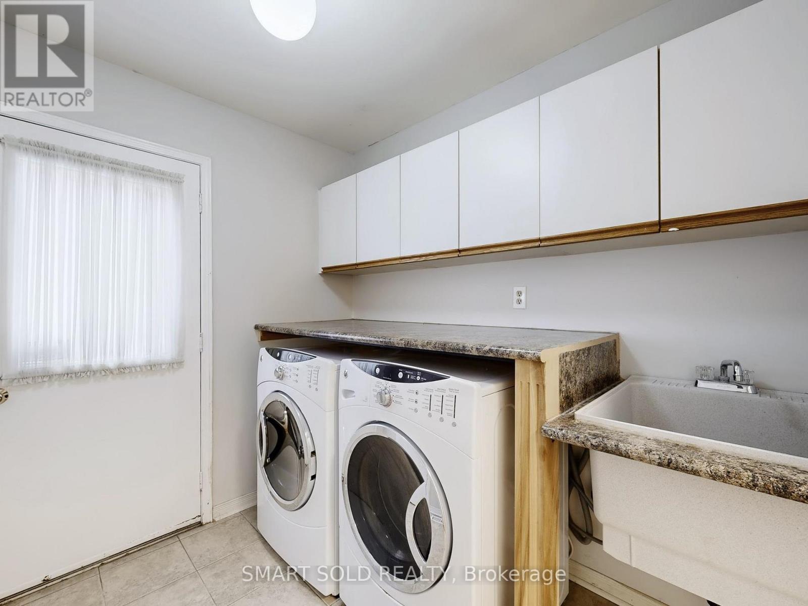 44 Castleridge Drive, Richmond Hill, Ontario L4B 1P8 - Photo 33 - N12592866