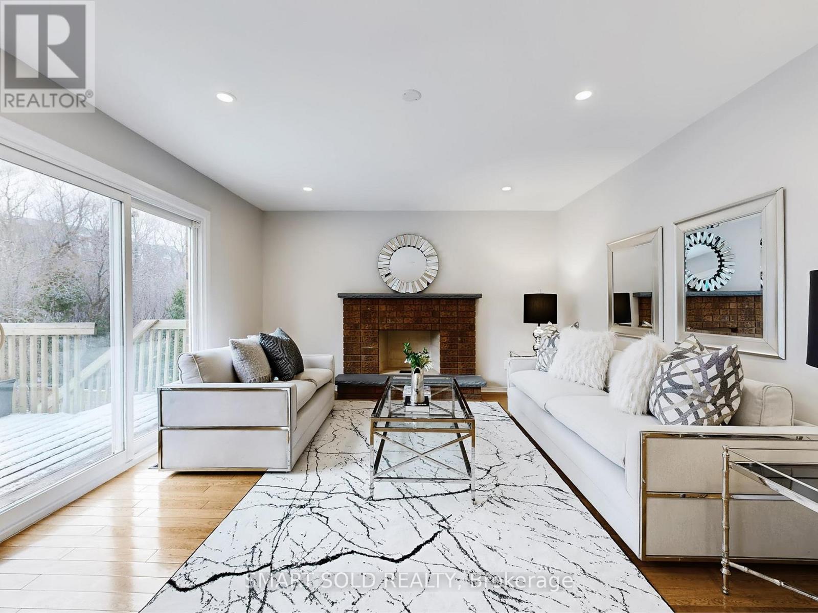 44 Castleridge Drive, Richmond Hill, Ontario L4B 1P8 - Photo 7 - N12592866