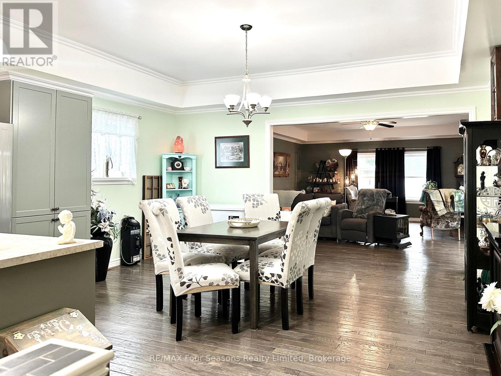 225 Christopher Street, Clearview, Ontario  L0M 1S0 - Photo 13 - S12593126