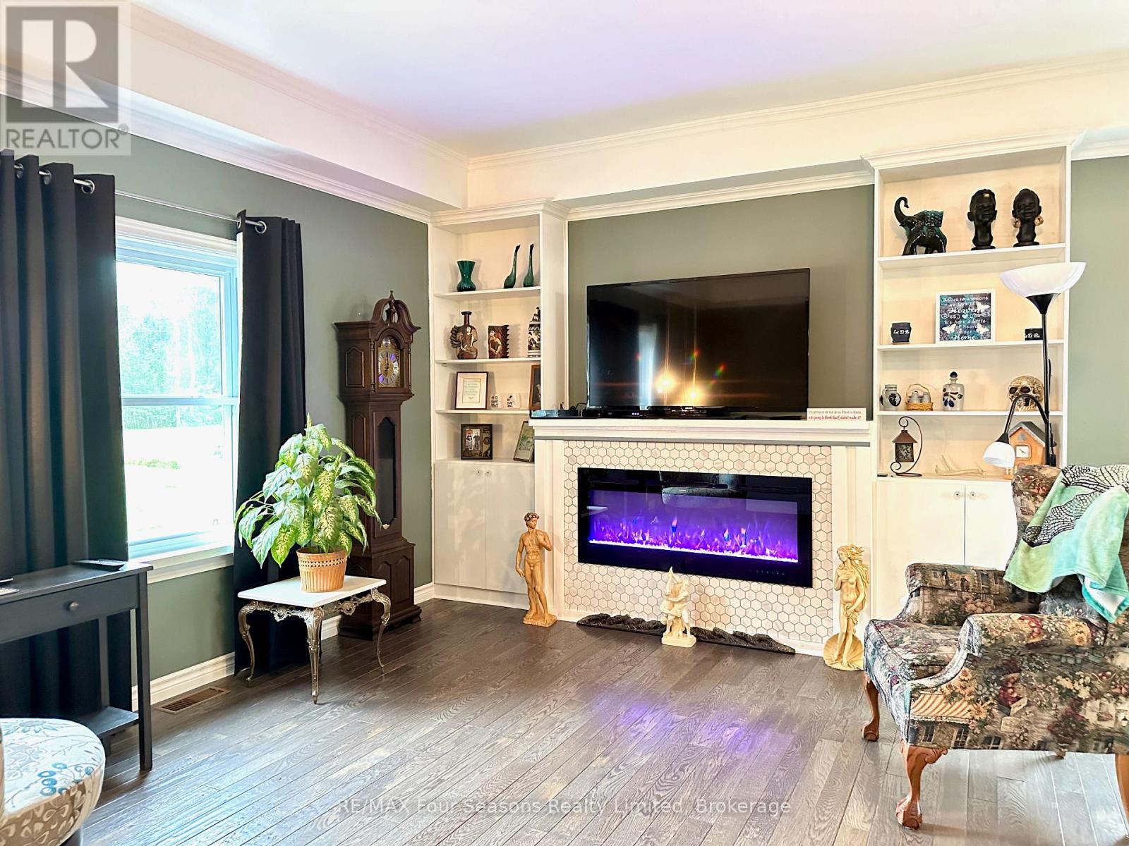 225 Christopher Street, Clearview, Ontario  L0M 1S0 - Photo 17 - S12593126