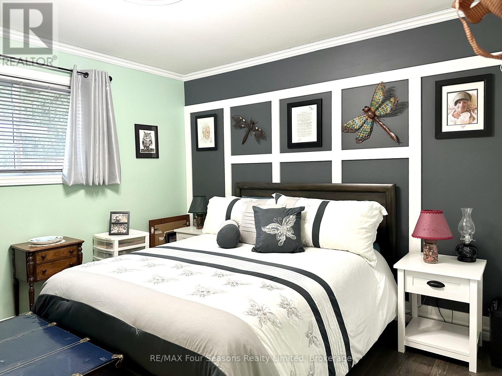 225 Christopher Street, Clearview, Ontario  L0M 1S0 - Photo 24 - S12593126