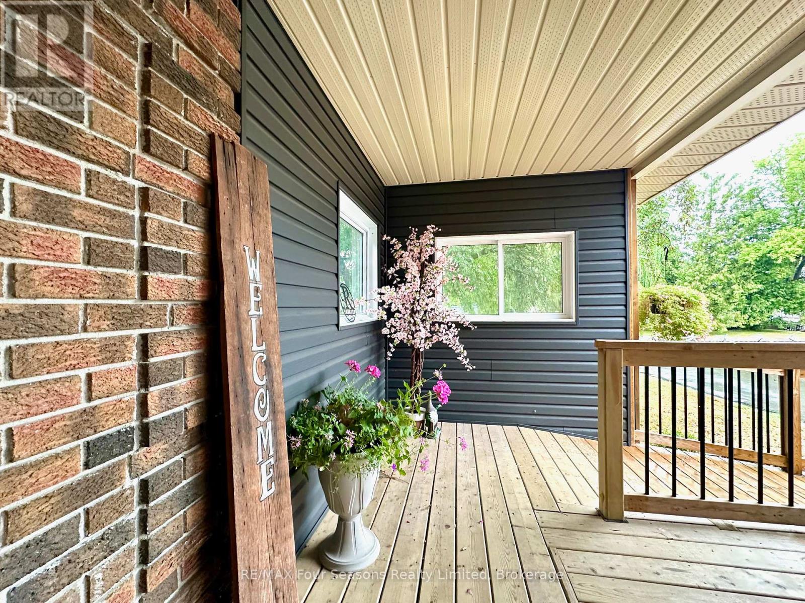 225 Christopher Street, Clearview, Ontario  L0M 1S0 - Photo 7 - S12593126