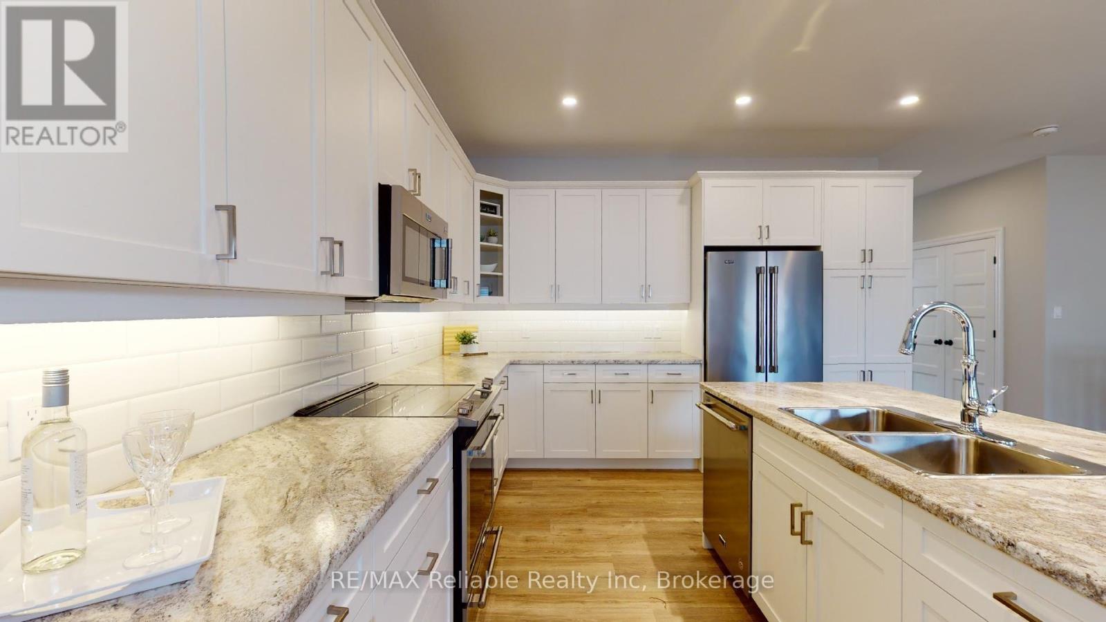 7 Thimbleweed Drive, Bluewater, Ontario  N0M 1G0 - Photo 9 - X12593162