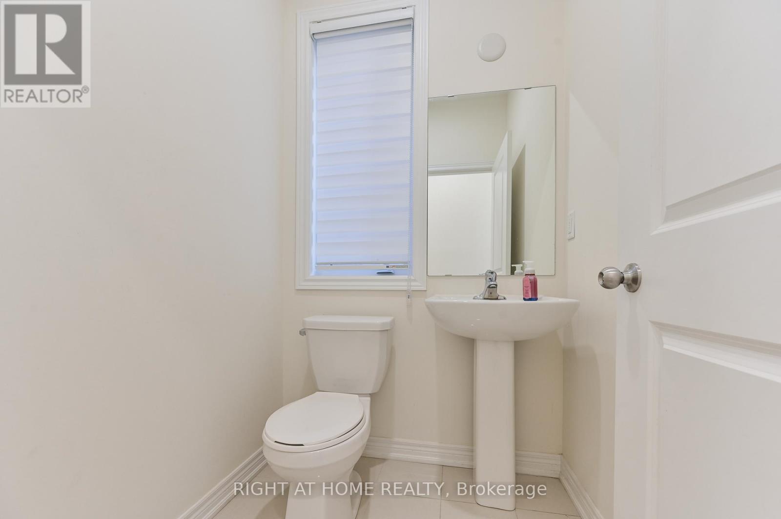 80 Conarty Crescent, Whitby, Ontario  L1P 0L4 - Photo 12 - E12593112