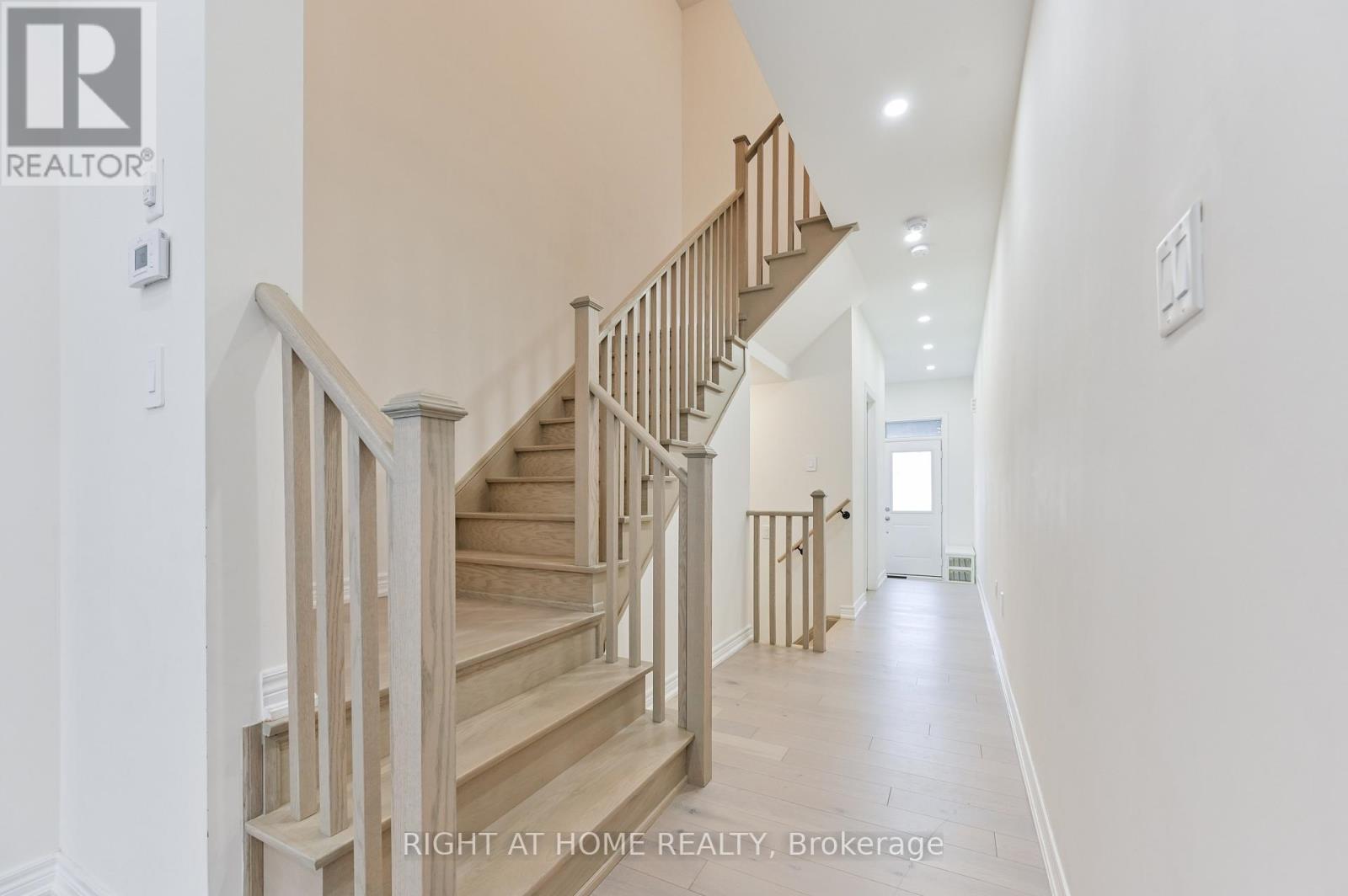 80 Conarty Crescent, Whitby, Ontario  L1P 0L4 - Photo 5 - E12593112