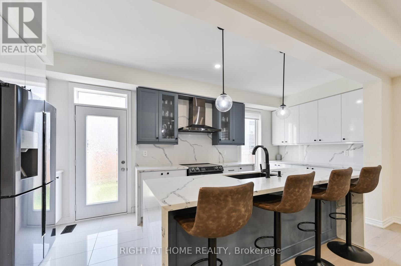 80 Conarty Crescent, Whitby, Ontario  L1P 0L4 - Photo 8 - E12593112