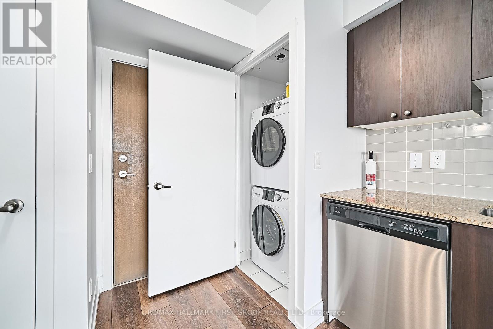 1403 - 1255 Bayly Street, Pickering, Ontario  L1W 0B6 - Photo 5 - E12593170