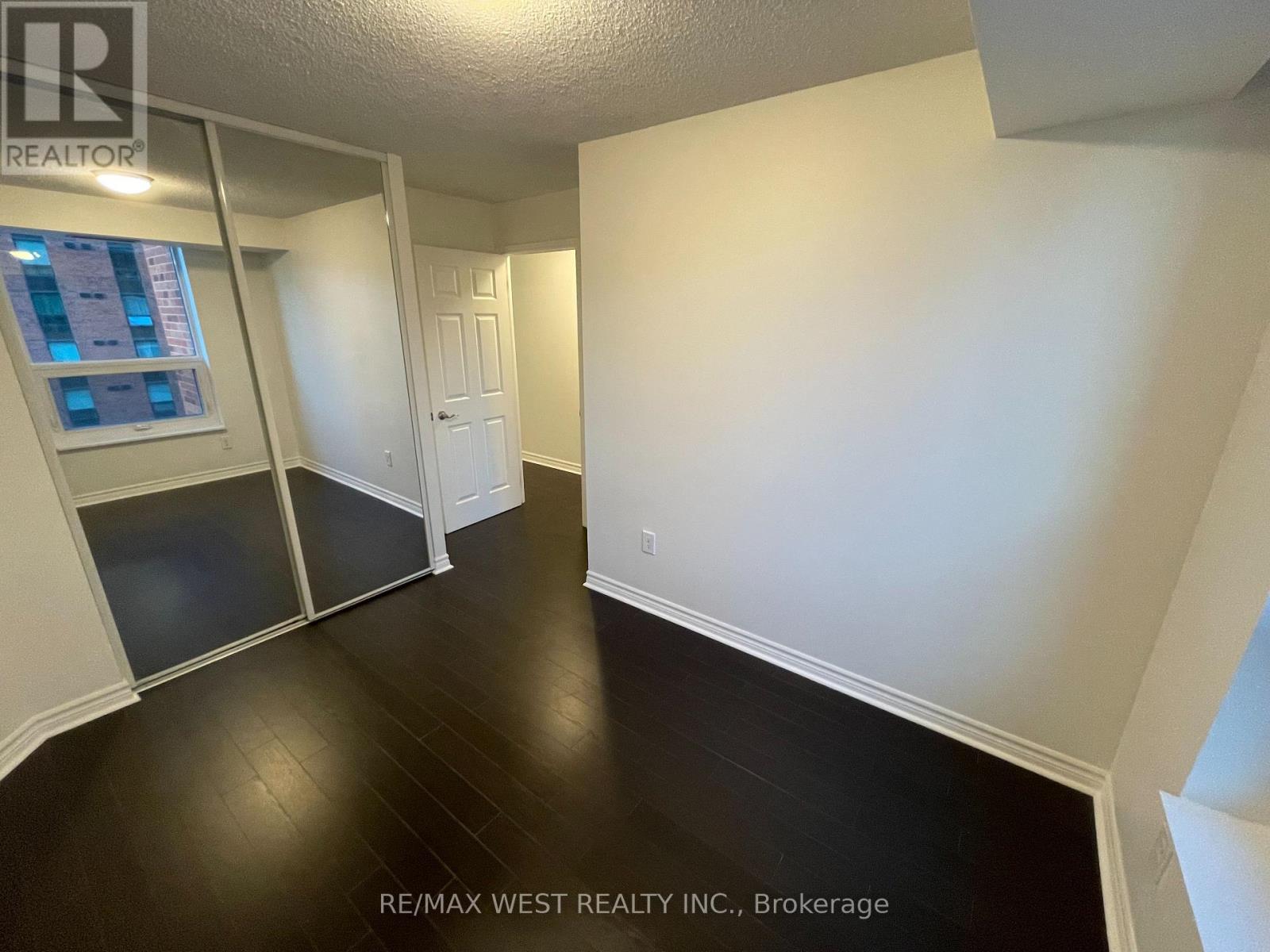 1027 - 77 Maitland Place, Toronto, Ontario  M4Y 2V6 - Photo 15 - C12590208