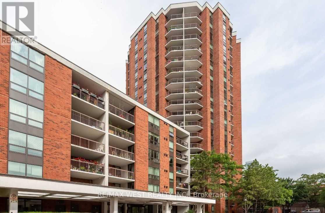 1027 - 77 MAITLAND PLACE, Toronto, Ontario