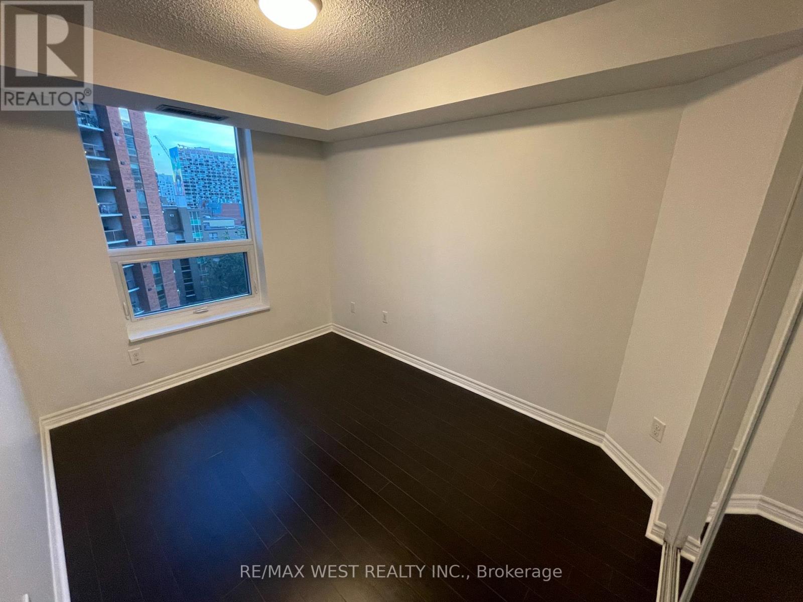 1027 - 77 Maitland Place, Toronto, Ontario  M4Y 2V6 - Photo 13 - C12590208