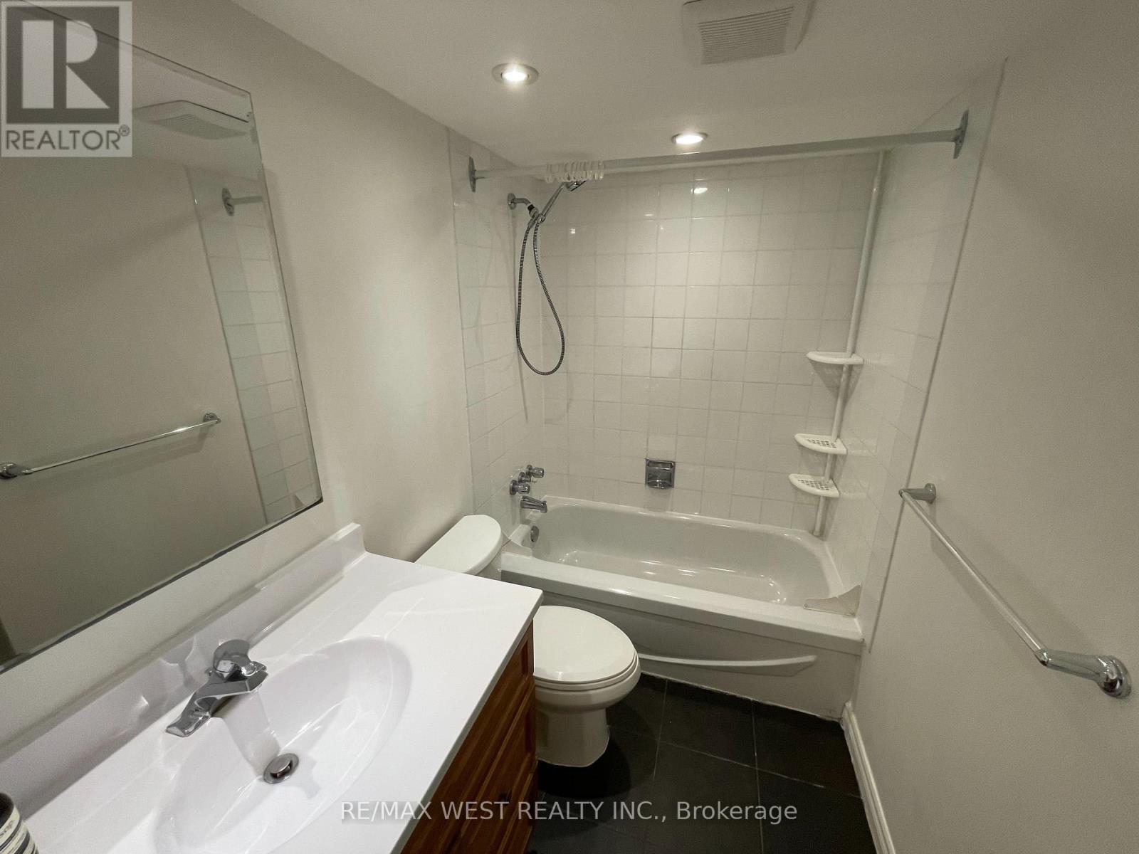 1027 - 77 Maitland Place, Toronto, Ontario  M4Y 2V6 - Photo 22 - C12590208