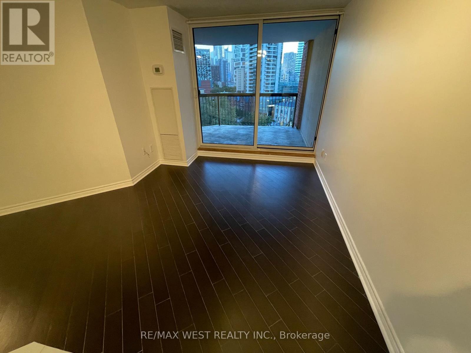 1027 - 77 Maitland Place, Toronto, Ontario  M4Y 2V6 - Photo 5 - C12590208