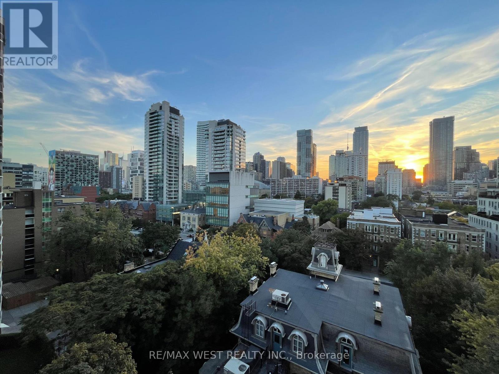 1027 - 77 Maitland Place, Toronto, Ontario  M4Y 2V6 - Photo 7 - C12590208