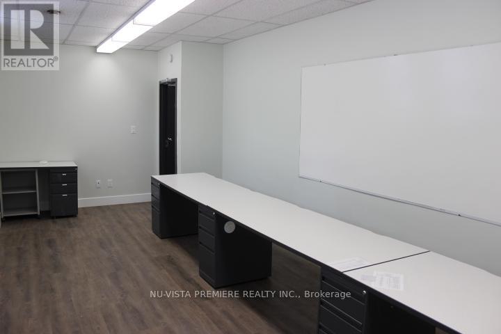 247 Main Street, Southwest Middlesex (Glencoe), Ontario  N0L 1M0 - Photo 14 - X12164379