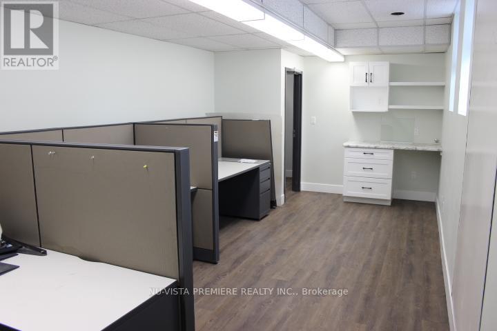 247 Main Street, Southwest Middlesex (Glencoe), Ontario  N0L 1M0 - Photo 10 - X12164379