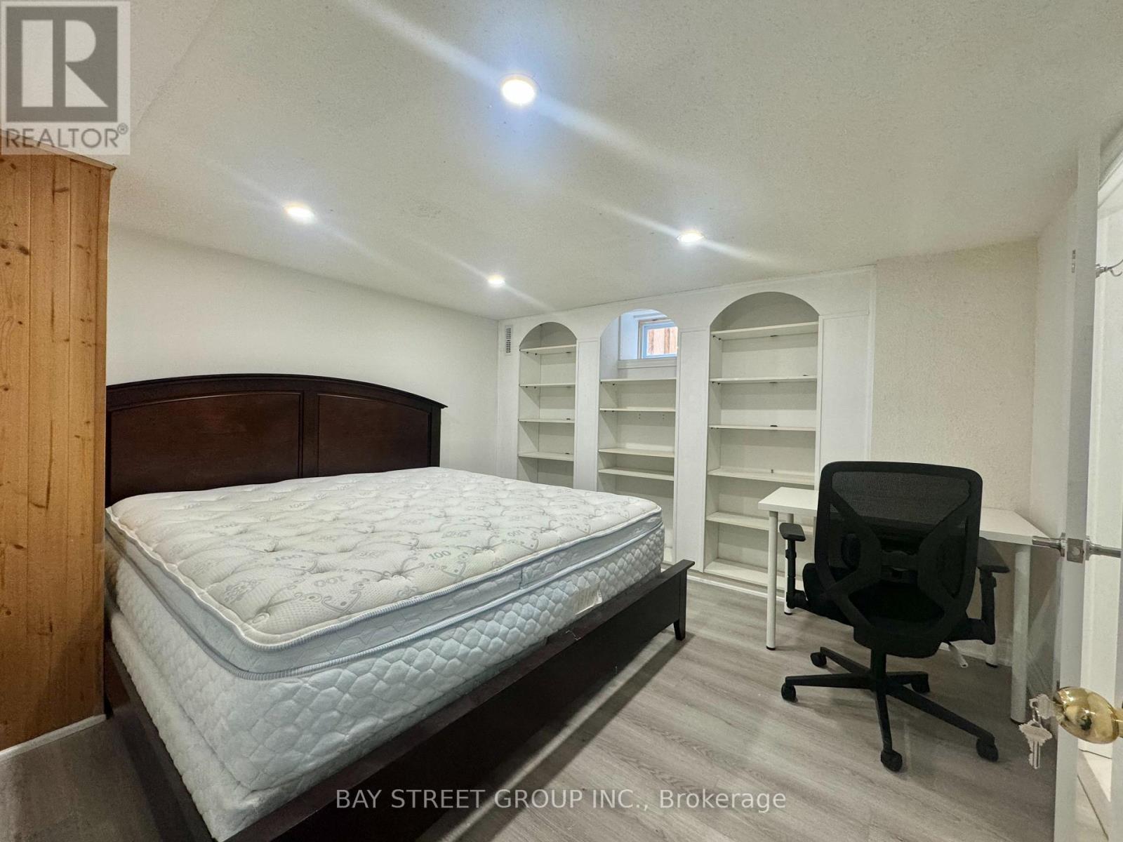 One Bedroom In Basement - 8 Queensgate Court, Markham, Ontario  L3R 8L5 - Photo 2 - N12593108