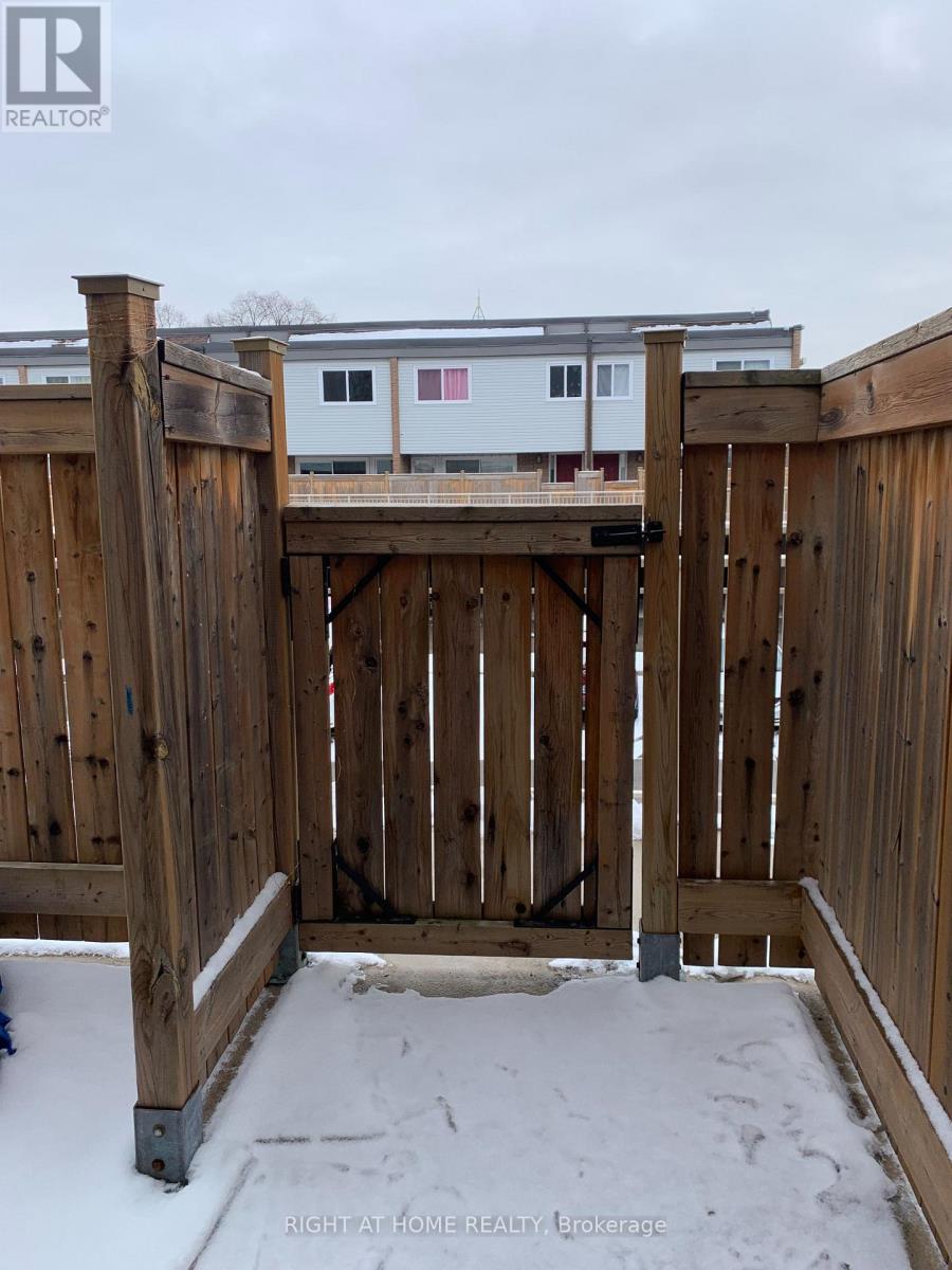 129 Milestone Crescent, Aurora, Ontario  L4G 3M2 - Photo 2 - N12593136