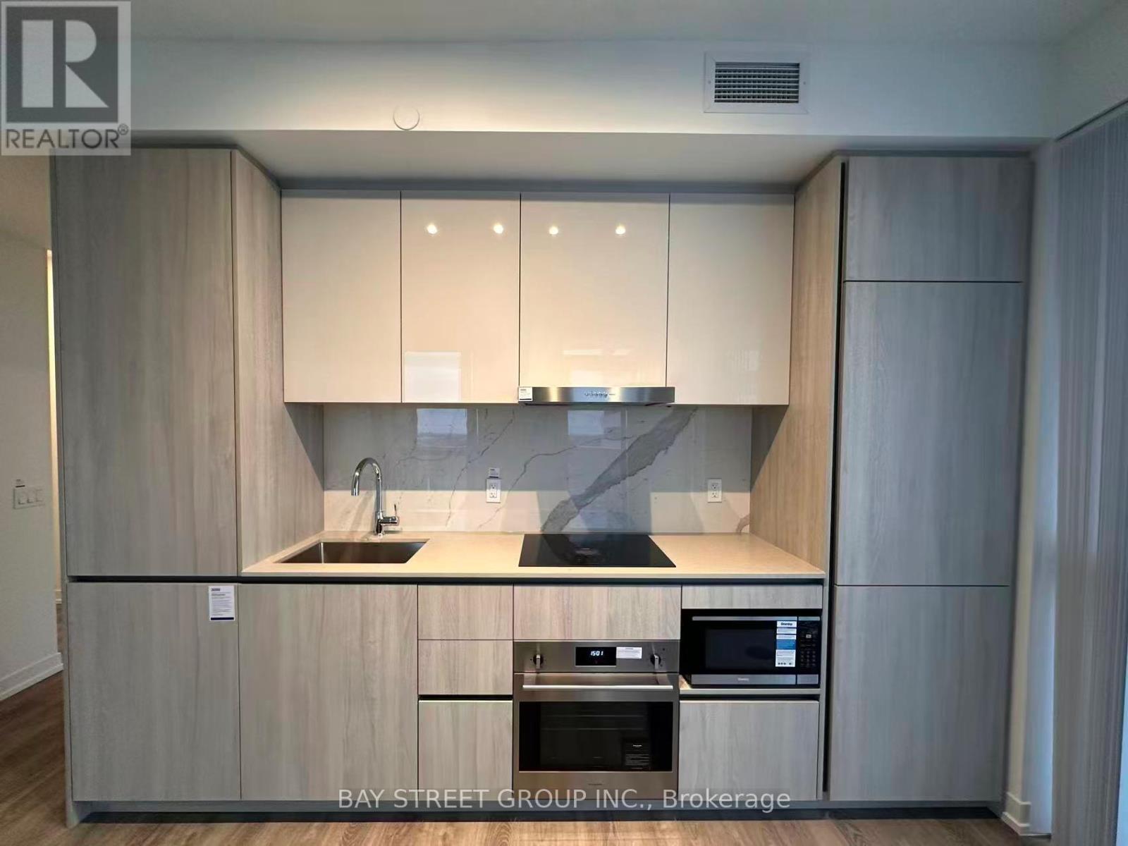 3209 - 8 Interchange Way, Vaughan, Ontario  L4K 0R2 - Photo 4 - N12593172