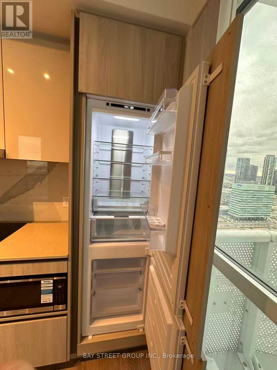 3209 - 8 Interchange Way, Vaughan, Ontario  L4K 0R2 - Photo 5 - N12593172