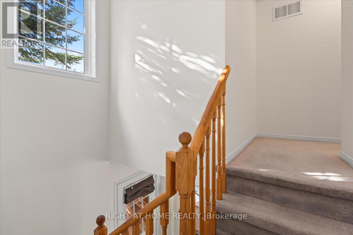 84 Trevino Circle, Barrie, Ontario L4M 6T8 - Photo 11 - S12593118