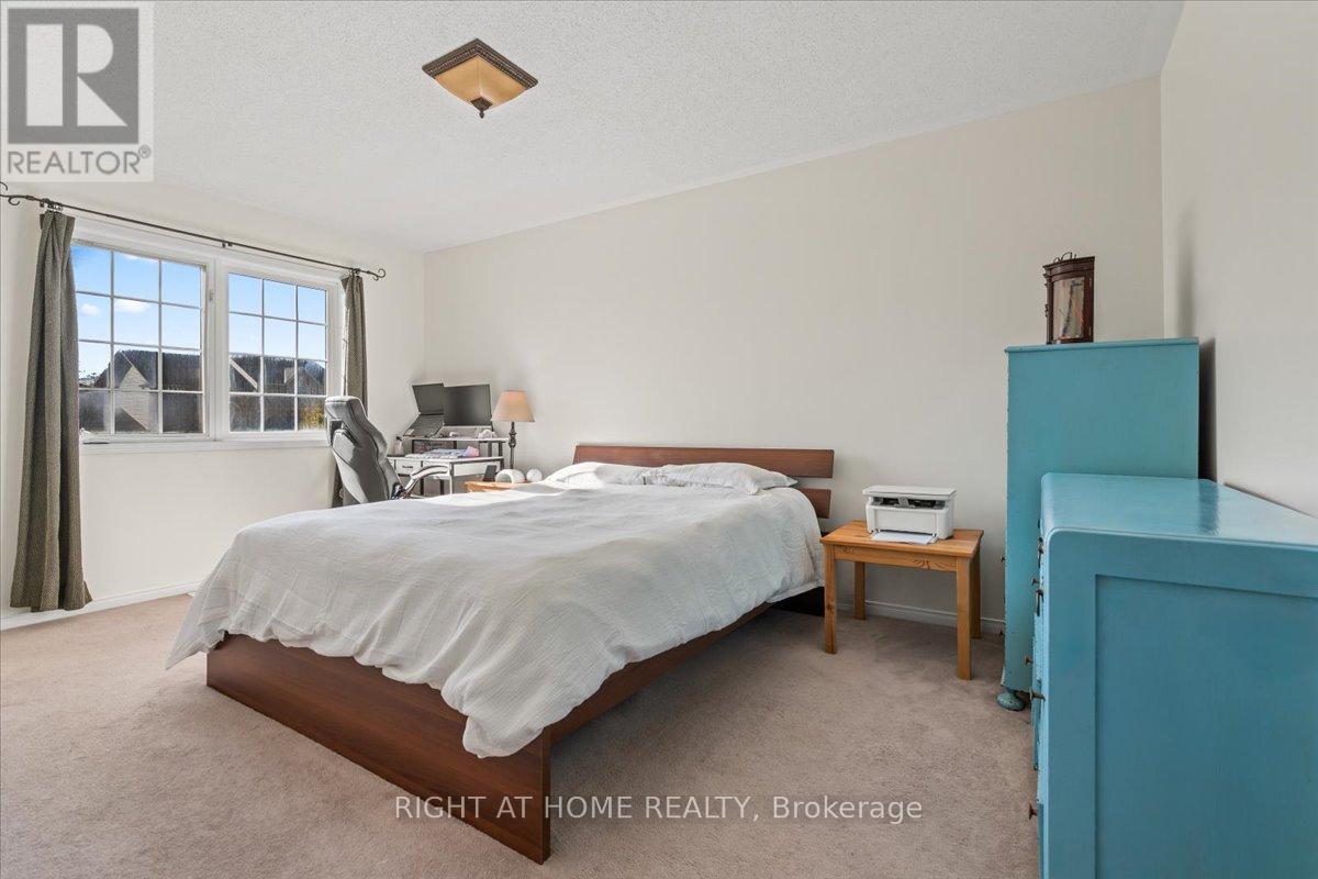 84 Trevino Circle, Barrie, Ontario L4M 6T8 - Photo 12 - S12593118