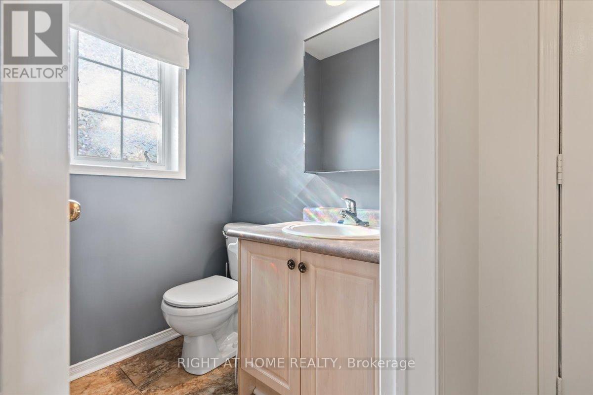 84 Trevino Circle, Barrie, Ontario L4M 6T8 - Photo 9 - S12593118