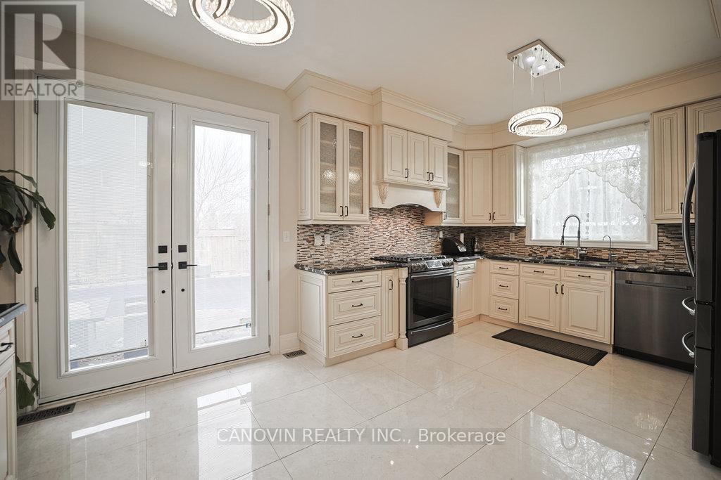 2353 Woodcrest Drive, Oakville, Ontario  L6M 4S2 - Photo 18 - W12593102