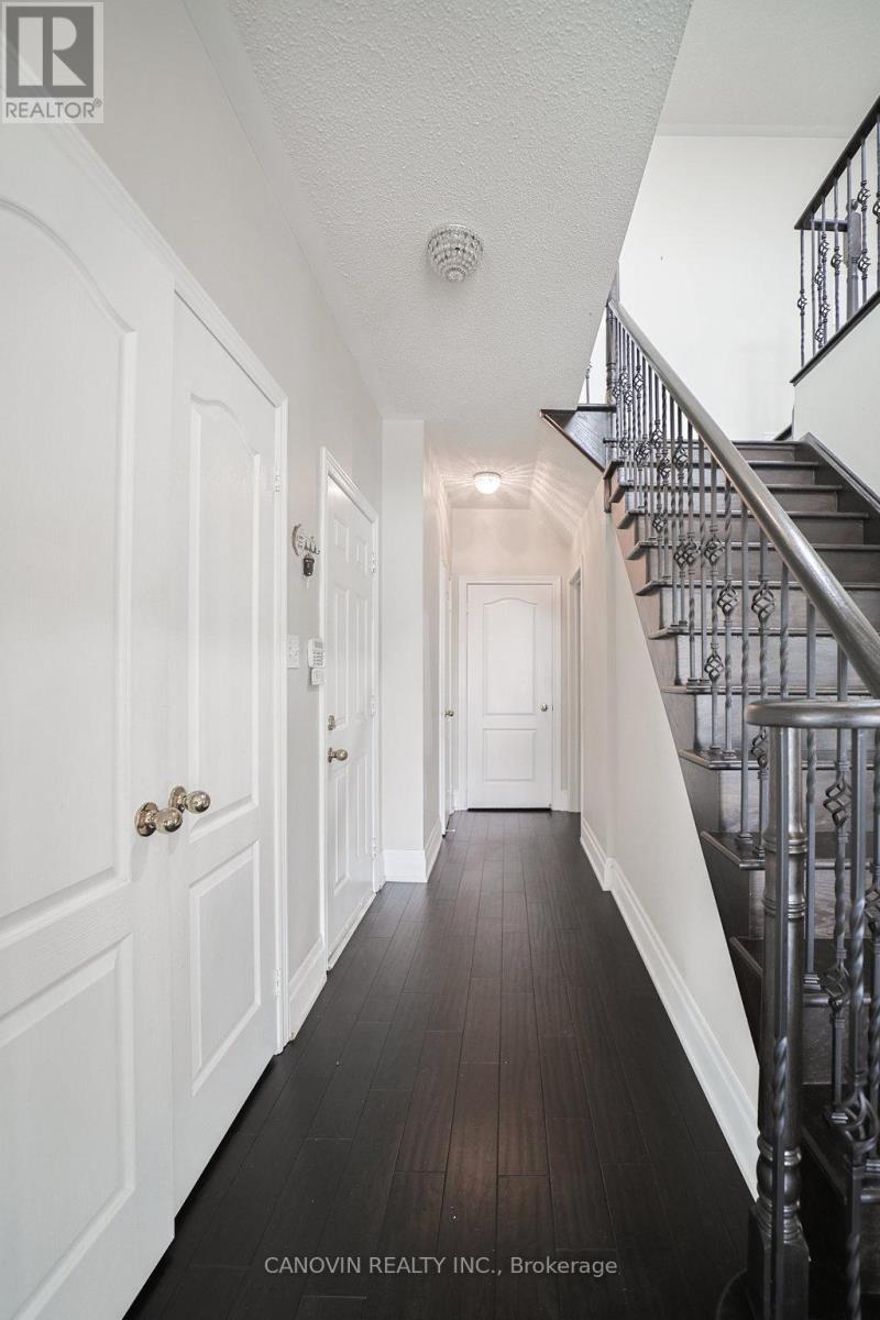 2353 Woodcrest Drive, Oakville, Ontario  L6M 4S2 - Photo 22 - W12593102