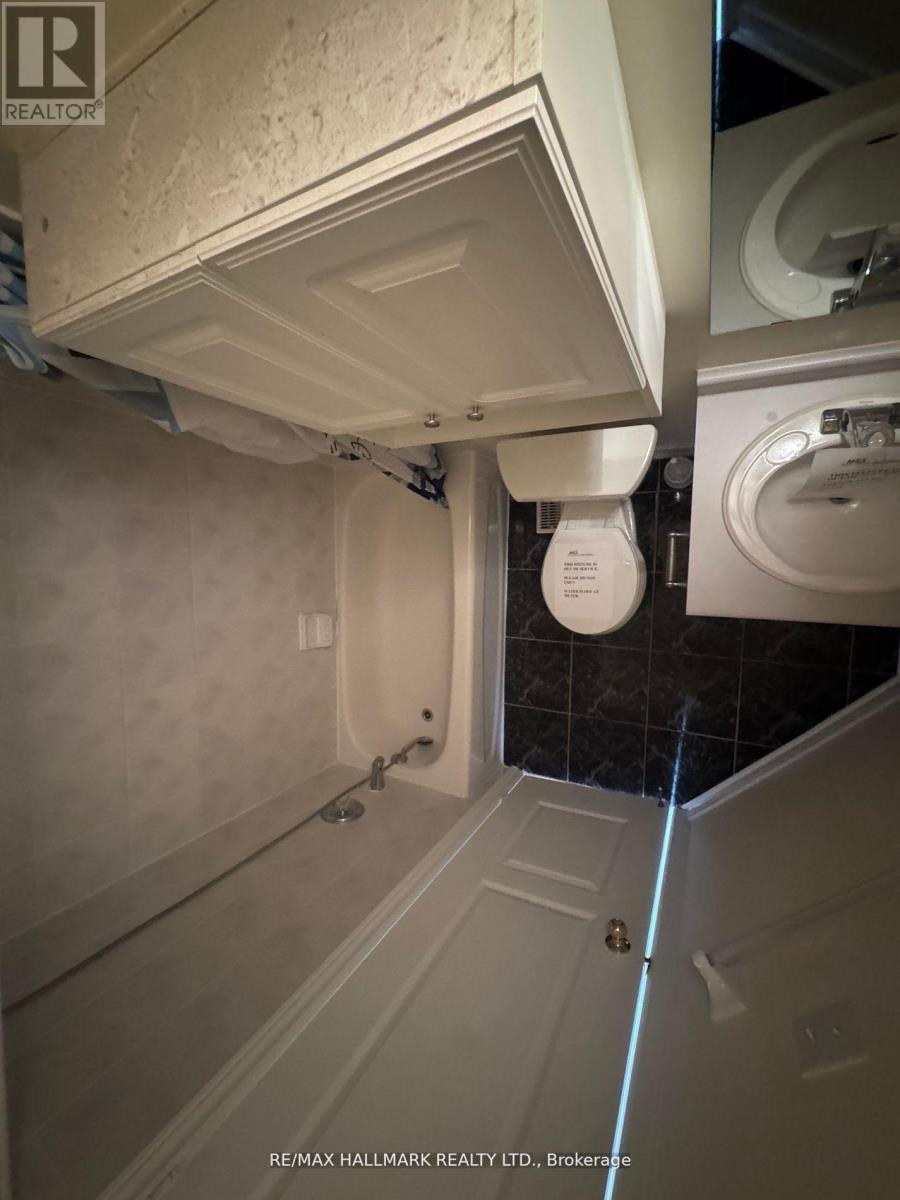 203 Landsbridge Street, Caledon, Ontario  L7E 2J6 - Photo 28 - W12593106