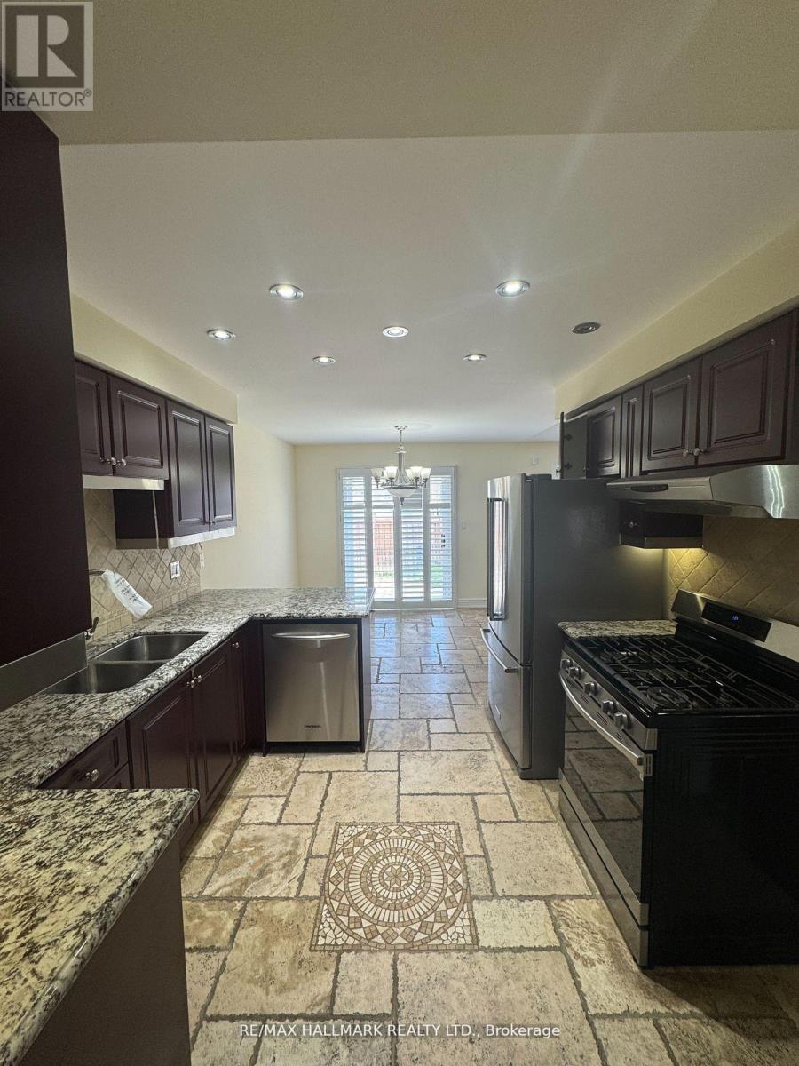 203 Landsbridge Street, Caledon, Ontario  L7E 2J6 - Photo 8 - W12593106