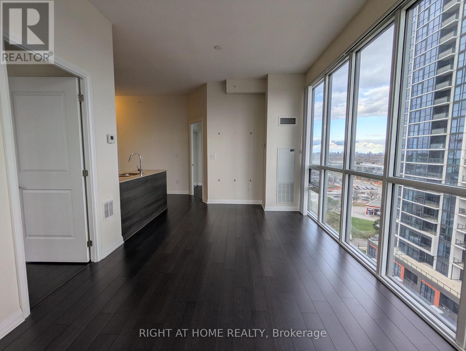 1007 - 5025 Four Springs Avenue, Mississauga, Ontario  L5R 0G5 - Photo 2 - W12593142