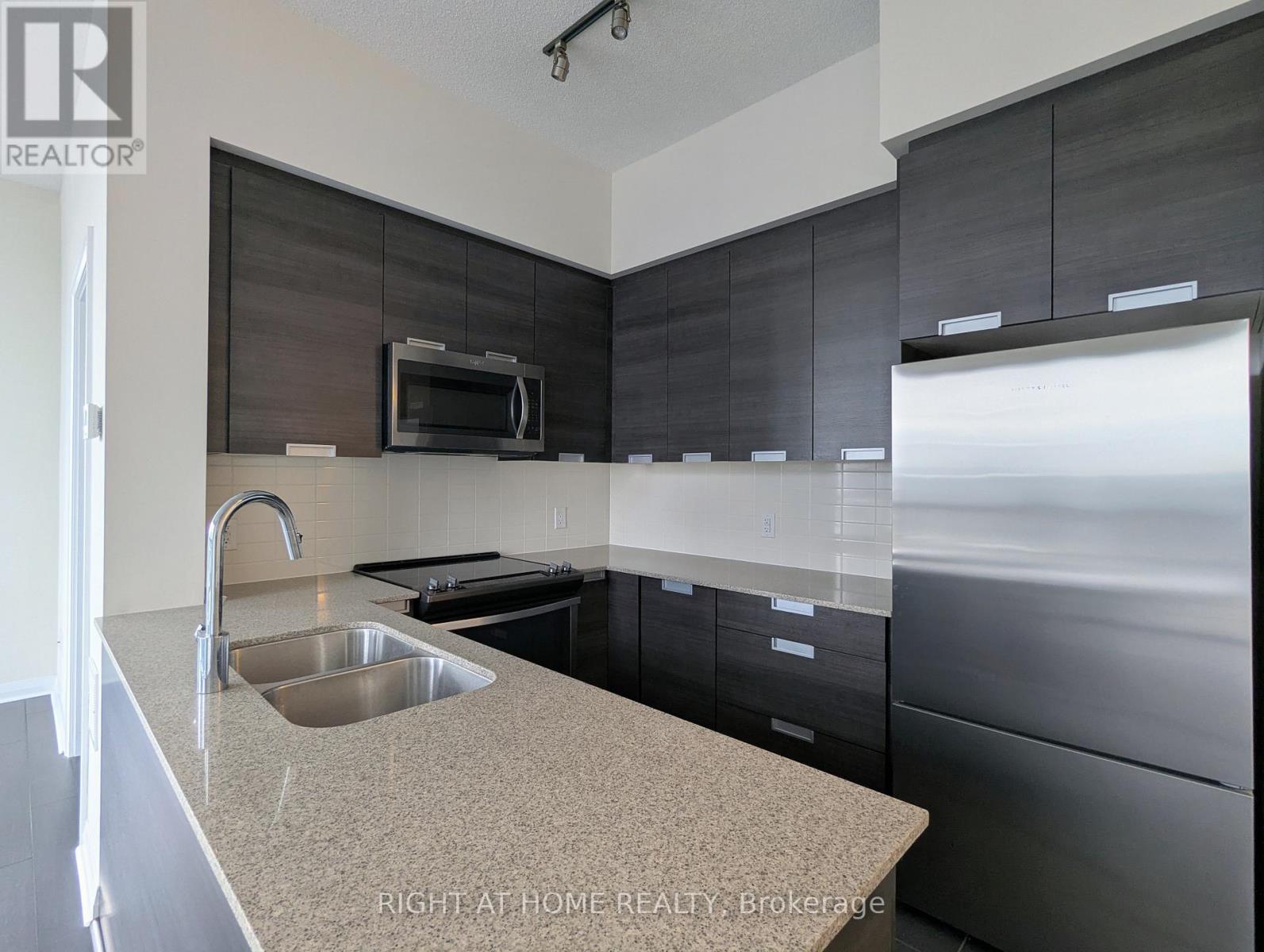 1007 - 5025 Four Springs Avenue, Mississauga, Ontario  L5R 0G5 - Photo 5 - W12593142