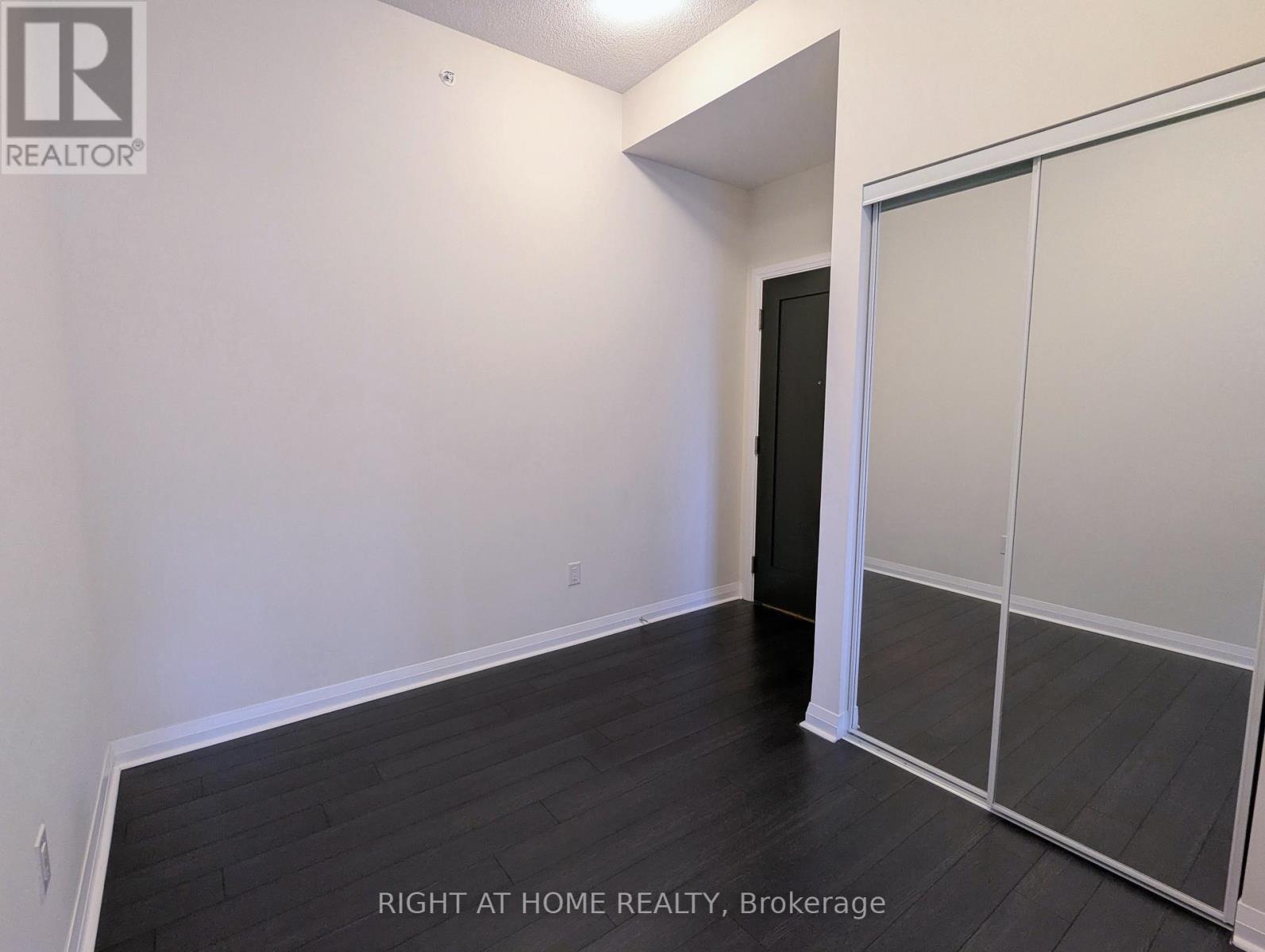 1007 - 5025 Four Springs Avenue, Mississauga, Ontario  L5R 0G5 - Photo 7 - W12593142