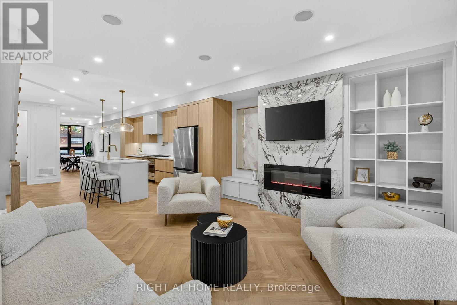 15a Rosemeade Avenue, Toronto, Ontario  M8Y 3A2 - Photo 7 - W12593146