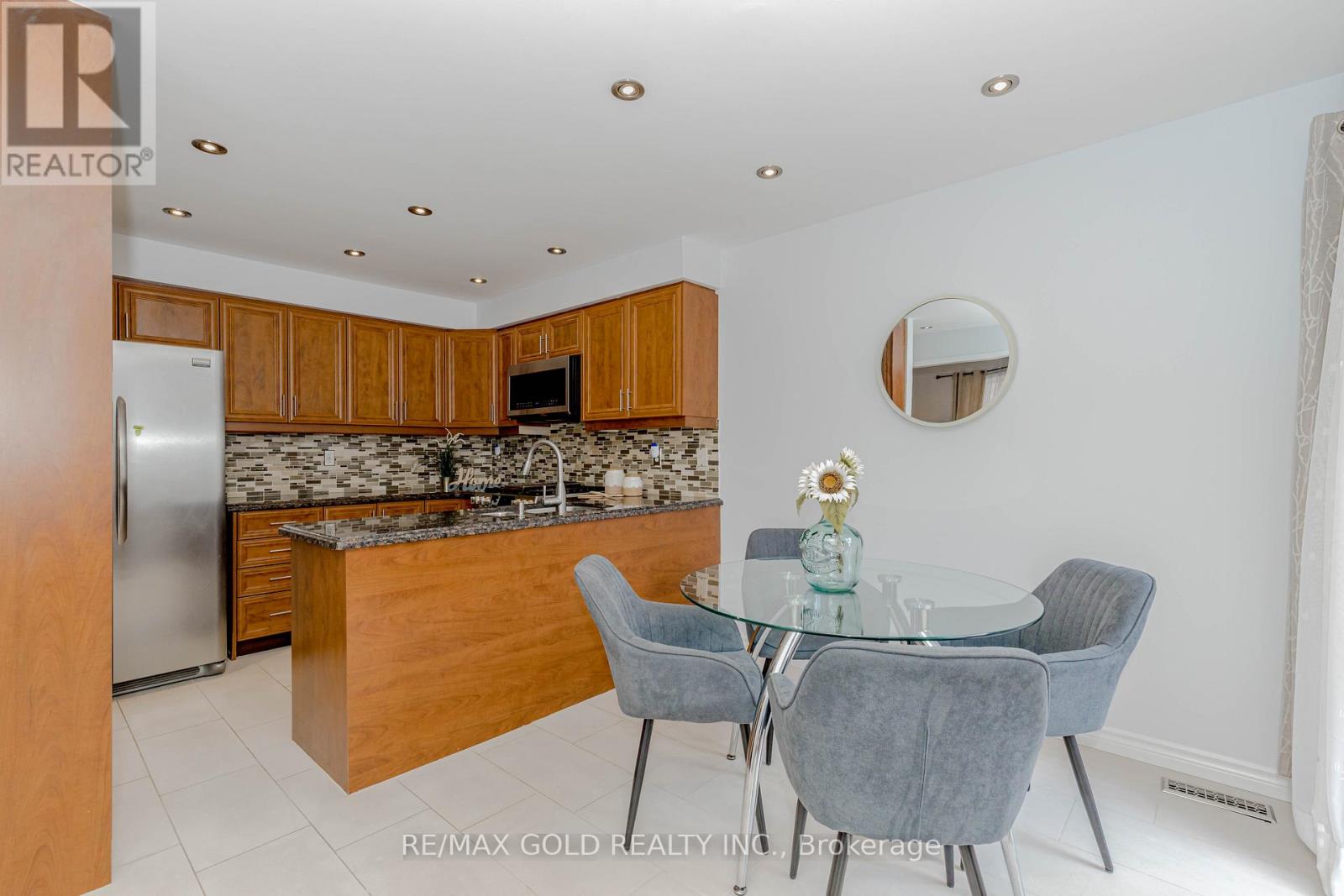 7399 Terragar Boulevard, Mississauga, Ontario  L5N 8G7 - Photo 16 - W12593160