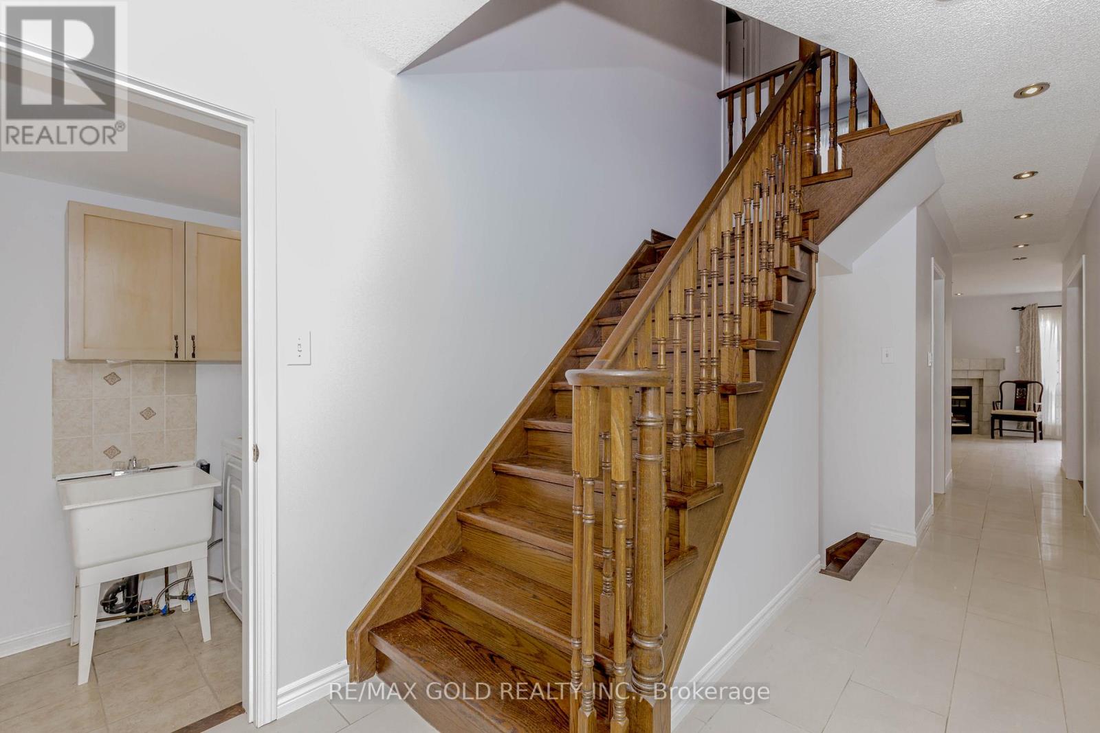 7399 Terragar Boulevard, Mississauga, Ontario  L5N 8G7 - Photo 3 - W12593160