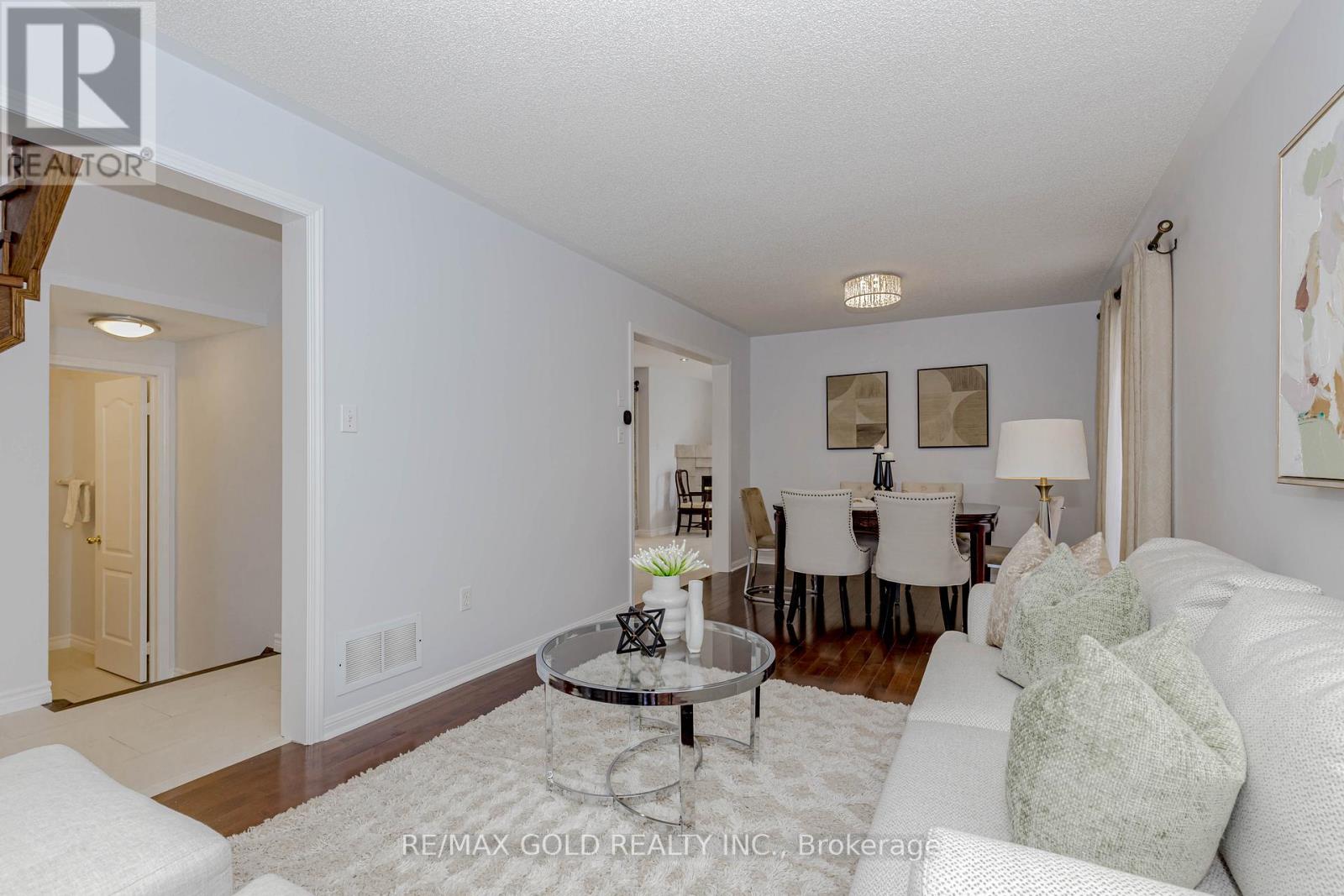 7399 Terragar Boulevard, Mississauga, Ontario  L5N 8G7 - Photo 5 - W12593160