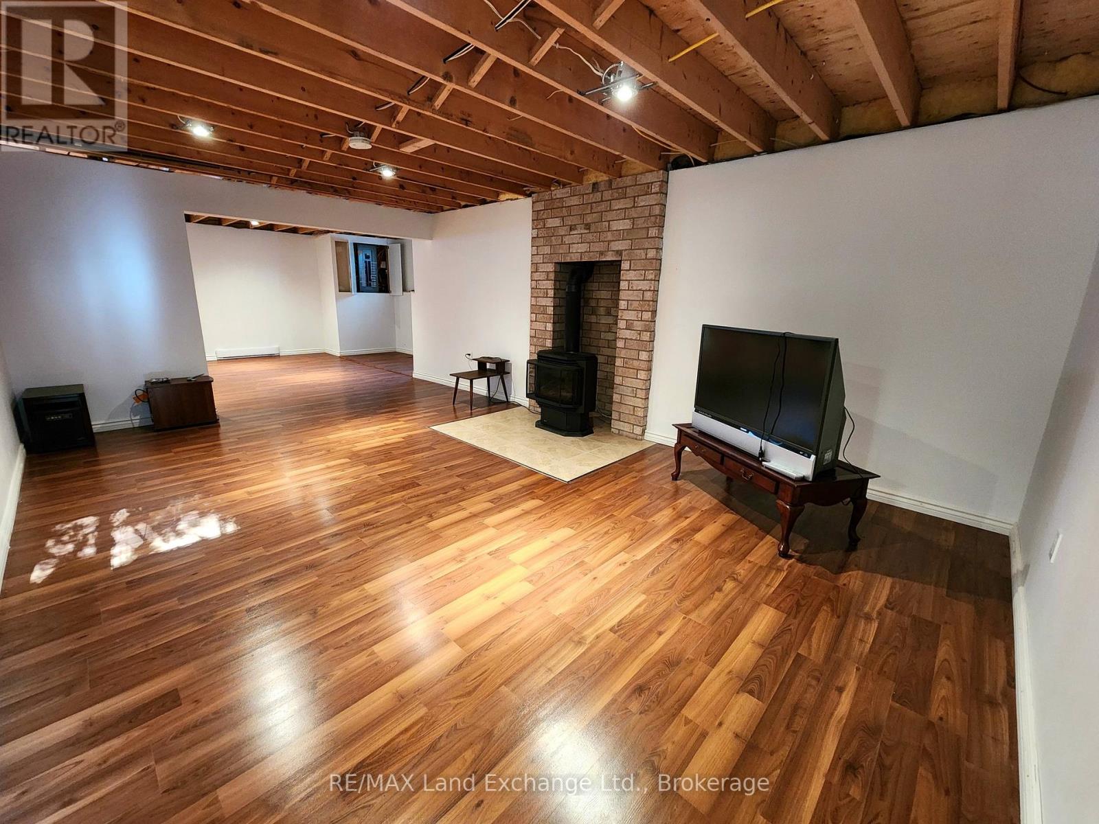 207 Birch Crescent W, Huron-Kinloss, Ontario  N2Z 2X3 - Photo 13 - X12431031