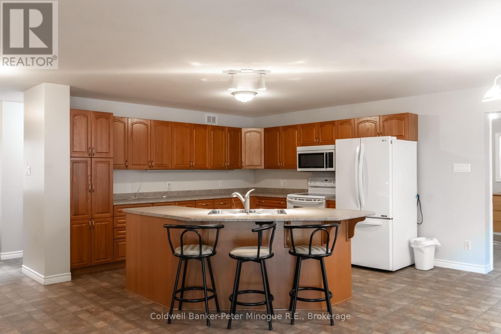 567 Sunset Cove Road, Callander, Ontario P0H 1H0 - Photo 5 - X12593256