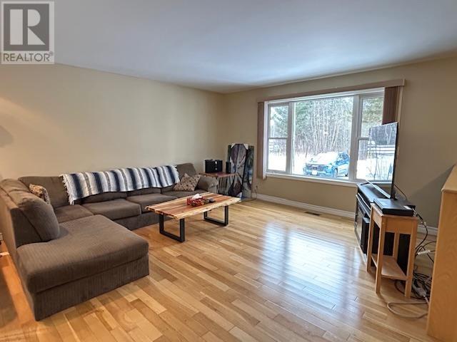 33 Mississagi Cres, Iron Bridge, Ontario P0R 1H0 - Photo 5 - SM253390