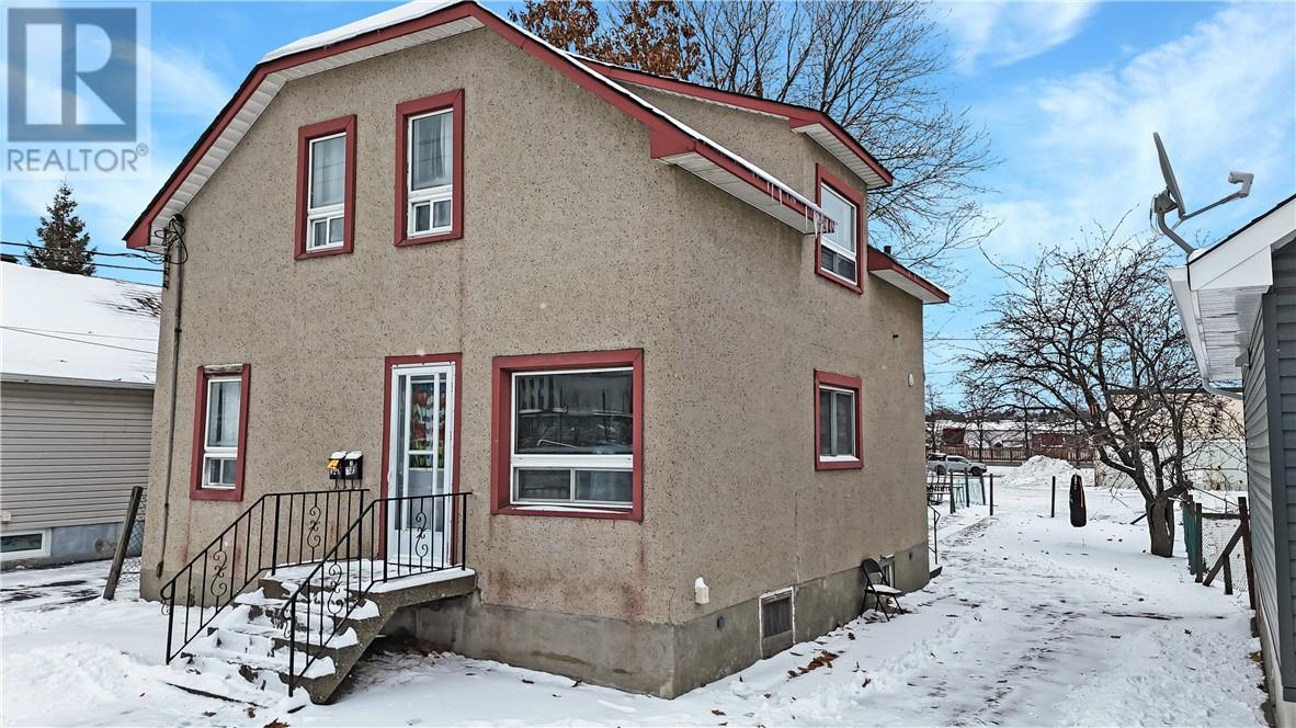 740 Martindale Road, Sudbury, Ontario  P3E 4H7 - Photo 3 - 2125815