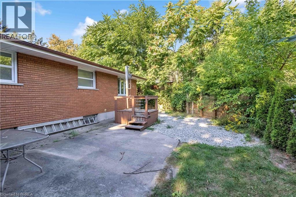 10 Harris Avenue, Brantford, Ontario  N3R 2E9 - Photo 12 - 40769803