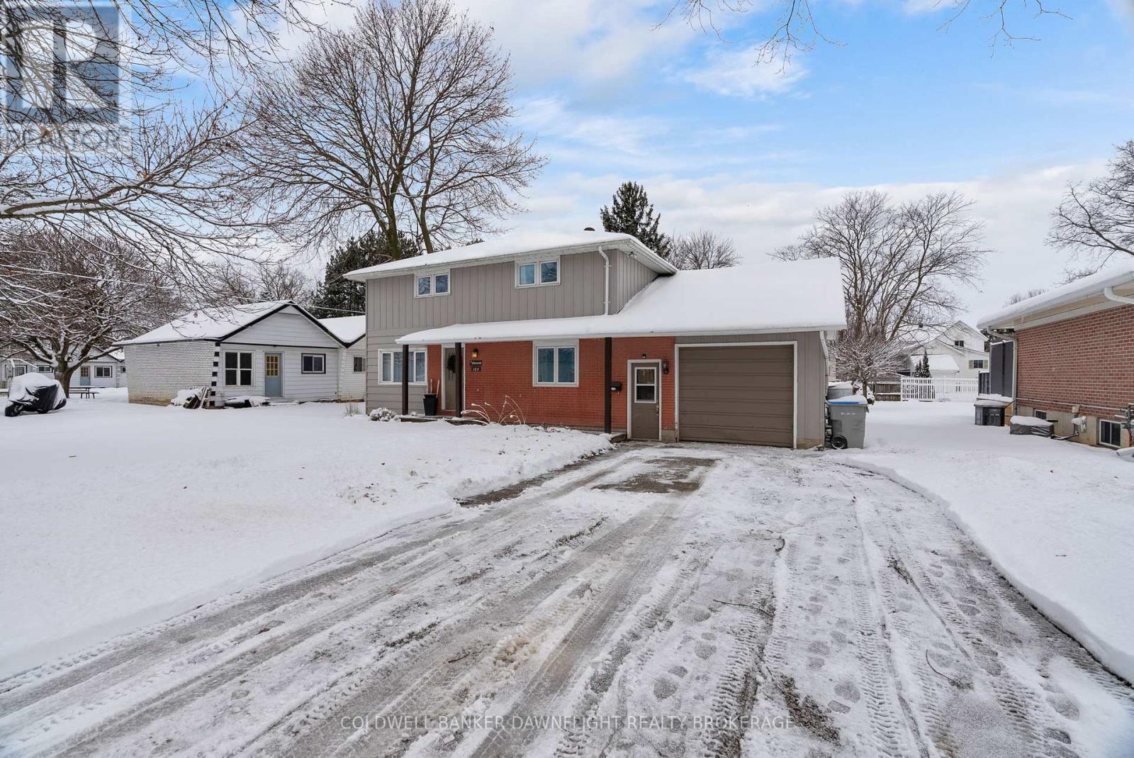 164 Oxford Street W, Bluewater, Ontario N0M 1X0 - Photo 2 - X12593260