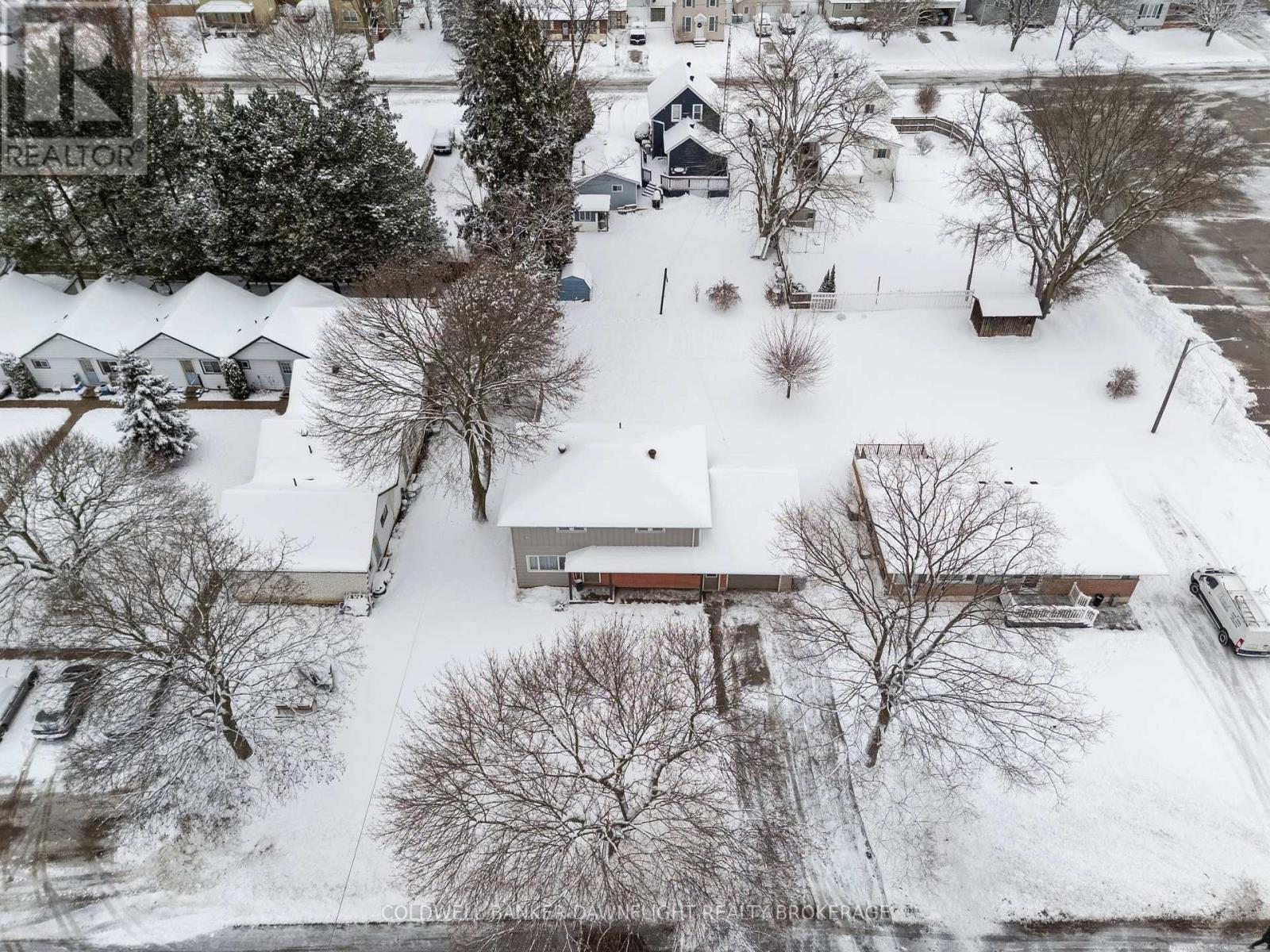 164 Oxford Street W, Bluewater, Ontario N0M 1X0 - Photo 44 - X12593260