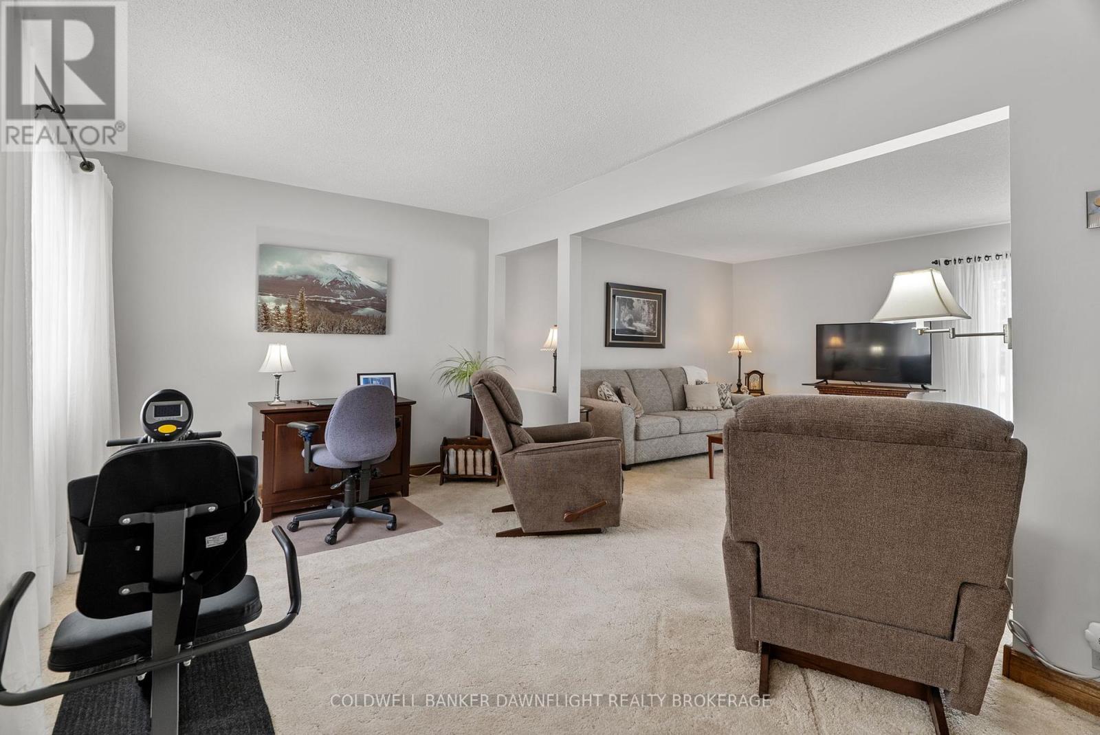 164 Oxford Street W, Bluewater, Ontario N0M 1X0 - Photo 9 - X12593260