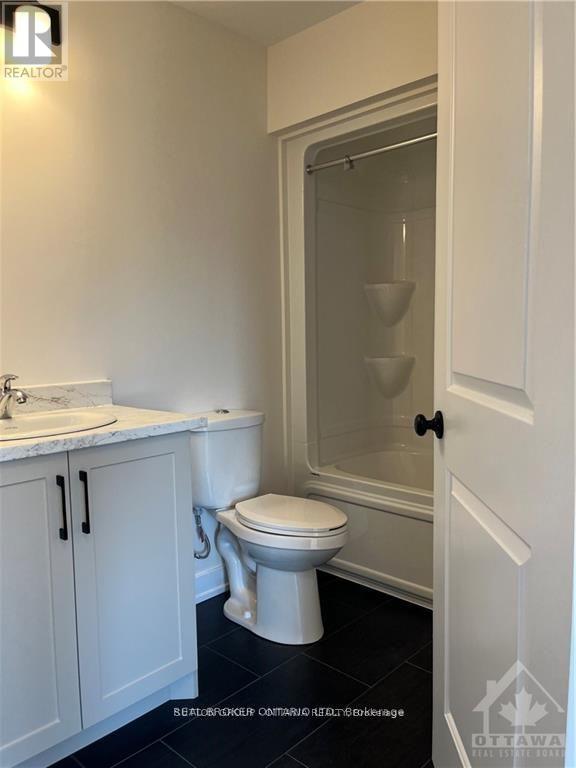 87 Staples Boulevard, Smiths Falls, Ontario K7A 0B8 - Photo 3 - X12593262