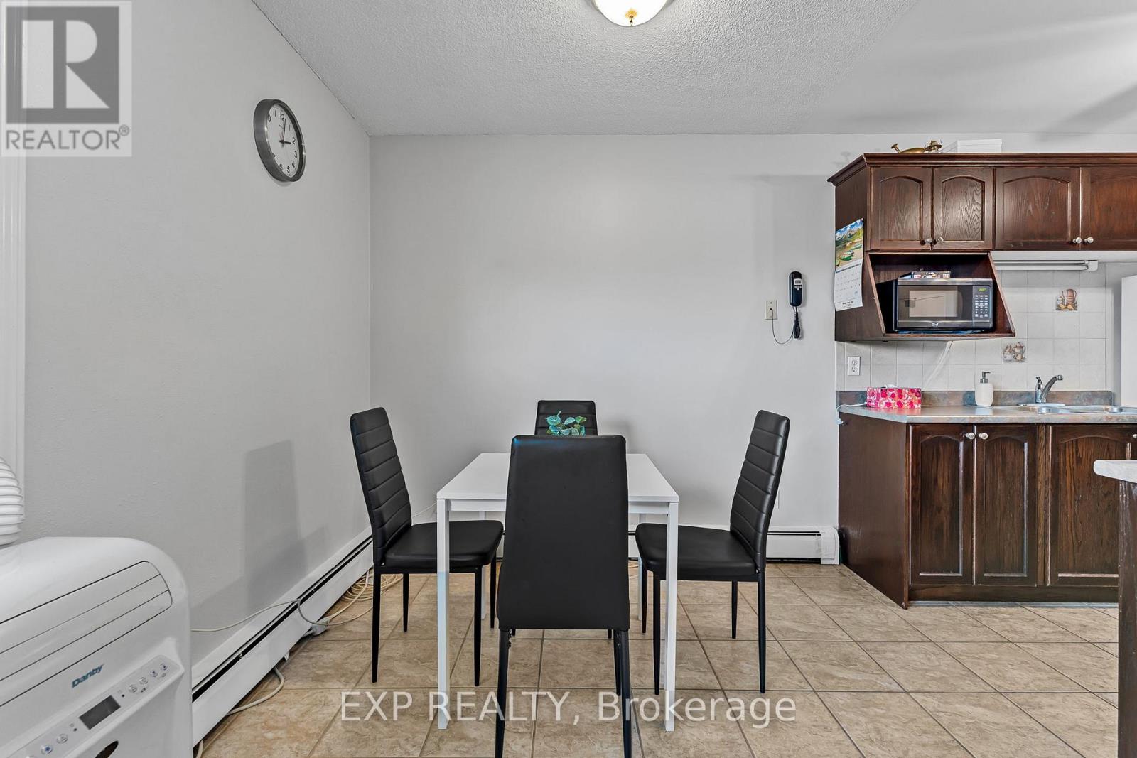 301 - 264 Oakdale Avenue, St. Catharines, Ontario  L2P 2K4 - Photo 11 - X12593198