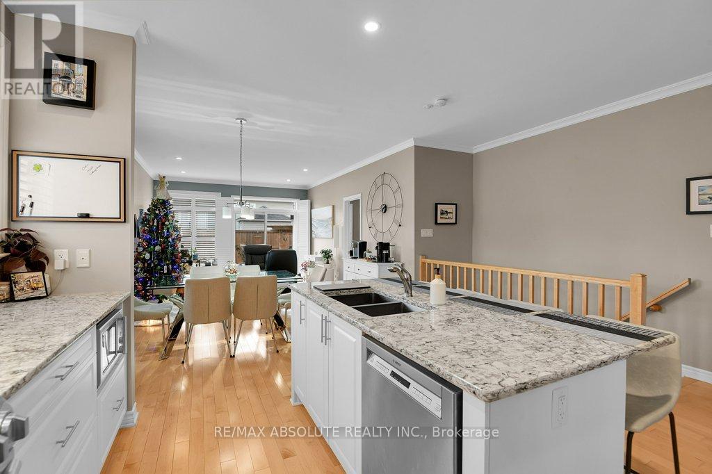 176 Minoterie Ridge, Ottawa, Ontario  K2H 8S1 - Photo 15 - X12593144