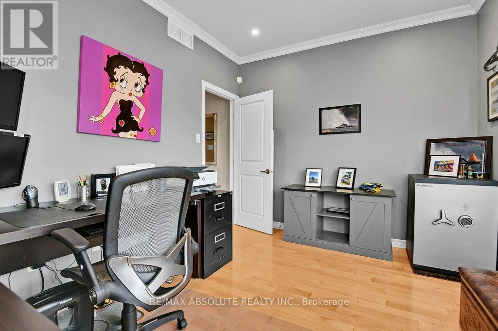 176 Minoterie Ridge, Ottawa, Ontario  K2H 8S1 - Photo 23 - X12593144