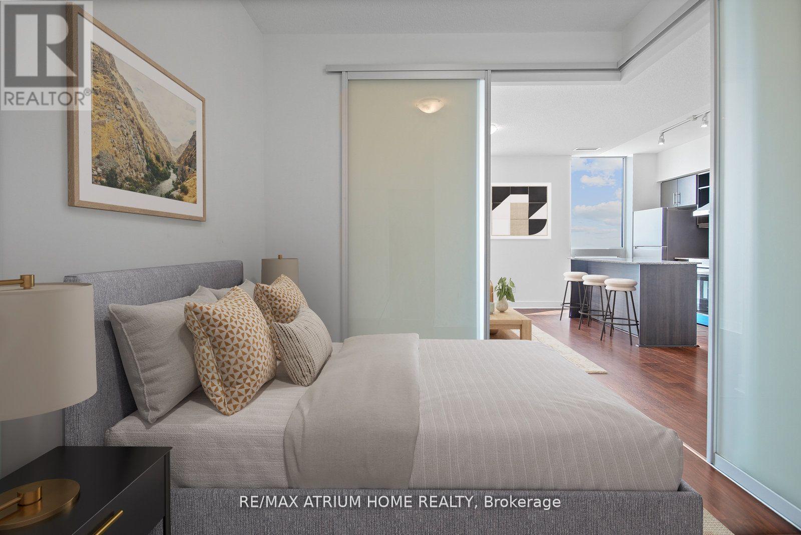 Ph09 - 35 Brian Peck Crescent, Toronto, Ontario  M4G 0A5 - Photo 4 - C12567076